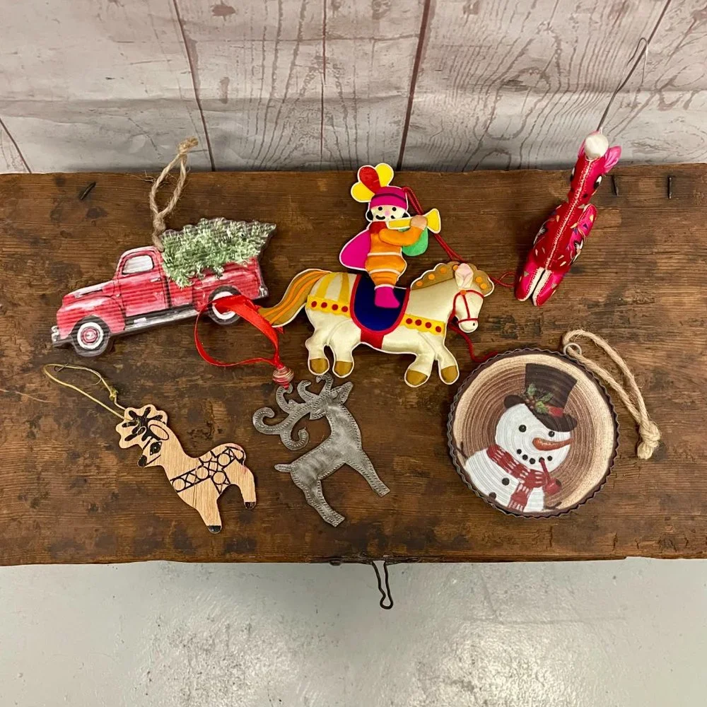 X-Mas ornaments lot of 6 ornaments